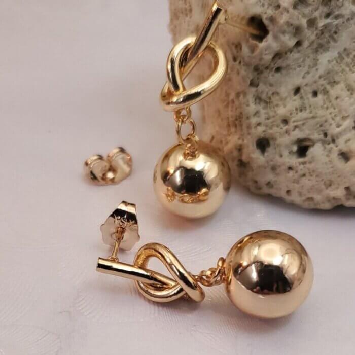 Aretes nudo de esfera