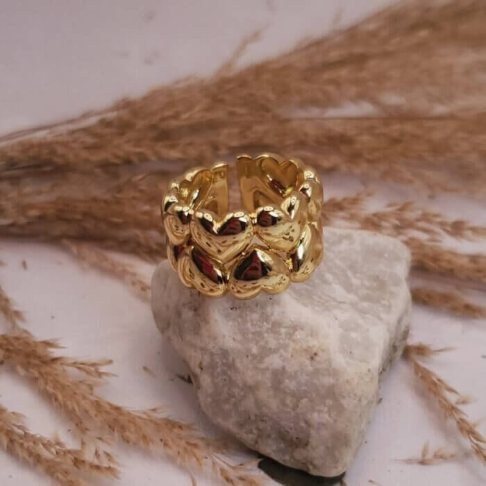 Anillo Encanto de Corazones Dorados