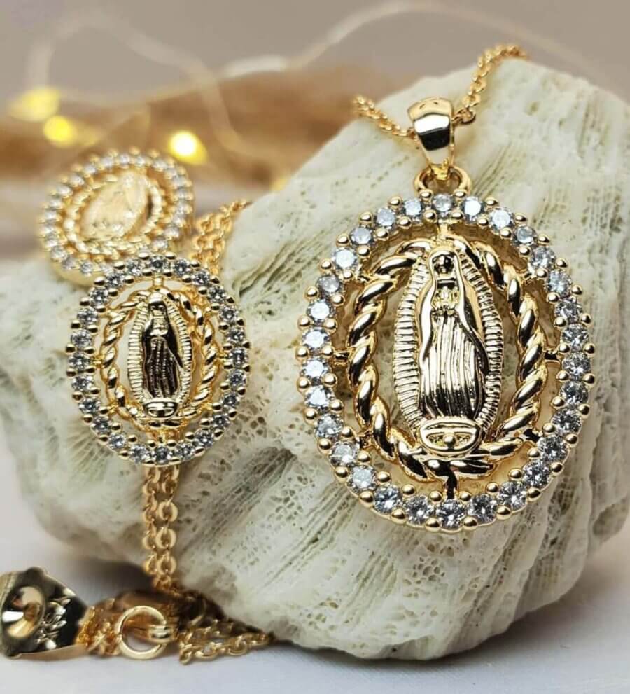 set collar y aretes virgen Guadalupe